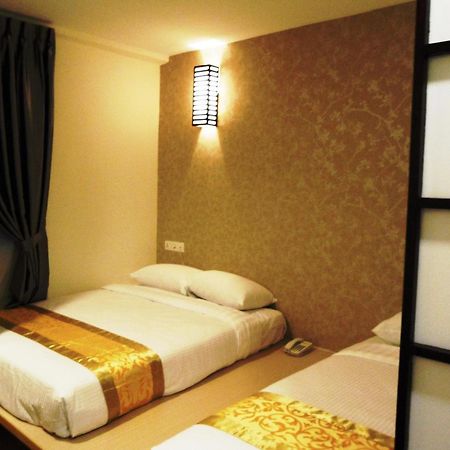 Eight Days Boutique Hotel - Mount Austin جوهر بهرو المظهر الخارجي الصورة