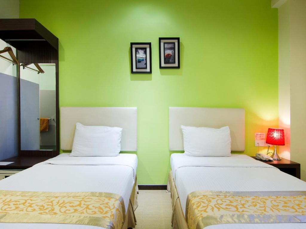 Eight Days Boutique Hotel - Mount Austin جوهر بهرو المظهر الخارجي الصورة