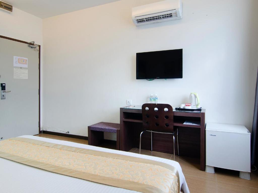Eight Days Boutique Hotel - Mount Austin جوهر بهرو المظهر الخارجي الصورة