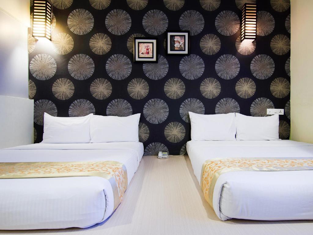 Eight Days Boutique Hotel - Mount Austin جوهر بهرو المظهر الخارجي الصورة