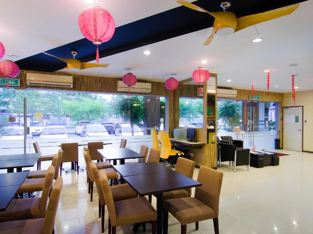 Eight Days Boutique Hotel - Mount Austin جوهر بهرو المظهر الخارجي الصورة