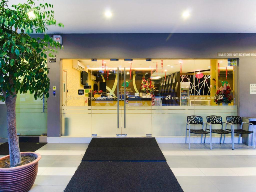 Eight Days Boutique Hotel - Mount Austin جوهر بهرو المظهر الخارجي الصورة