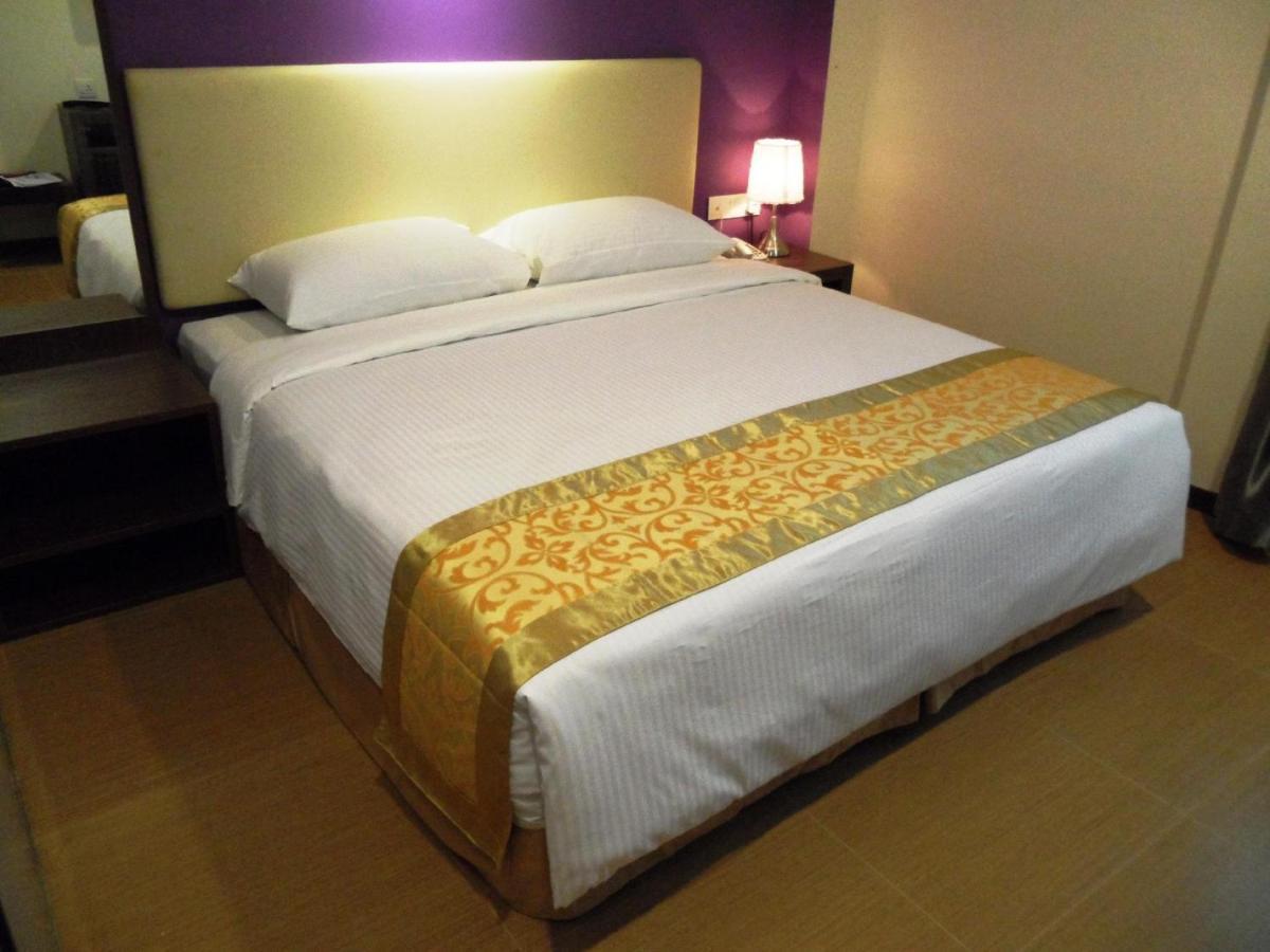 Eight Days Boutique Hotel - Mount Austin جوهر بهرو المظهر الخارجي الصورة
